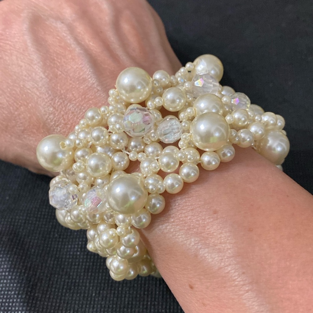 2” expandable mixed pearl bracelet cuff
